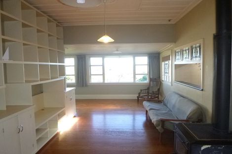 Photo of property in 2 Gow Street, Helensville, 0800