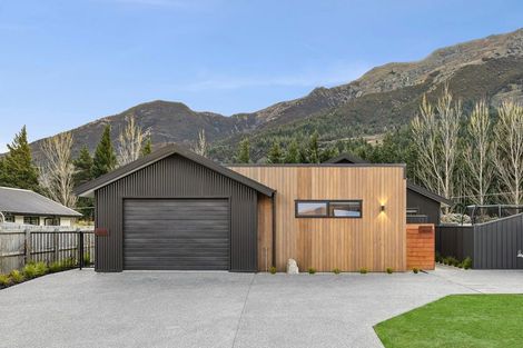 Photo of property in 5 Edna Lane, Lake Hawea, Wanaka, 9382