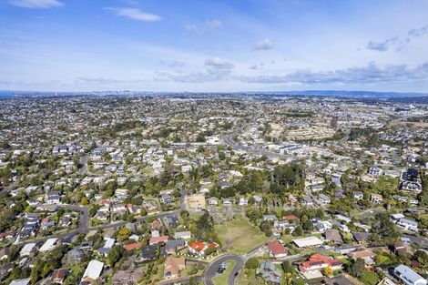 Photo of property in 22 Cairnbrae Court, Northcross, Auckland, 0632