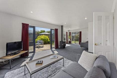 Photo of property in 22 Granville Street, Silverstream, Upper Hutt, 5019