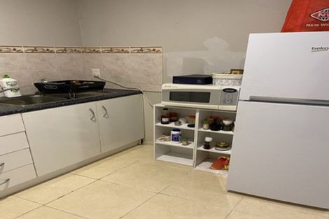 Photo of property in 5 Yarra Place, Botany Downs, Auckland, 2010