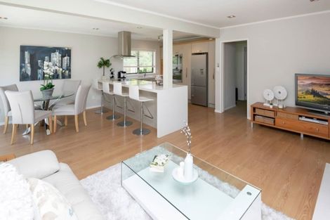 Photo of property in 24 Copperfield Terrace, Mellons Bay, Auckland, 2014