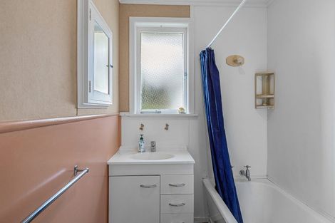 Photo of property in 17 Carlton Street, Te Aroha, 3320