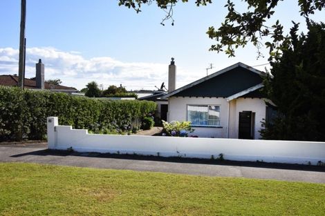 Photo of property in 19 Record Street, Fitzroy, New Plymouth, 4312