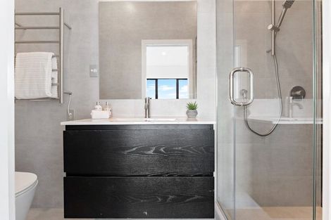 Photo of property in 4/122 Archibald Road, Kelston, Auckland, 0602