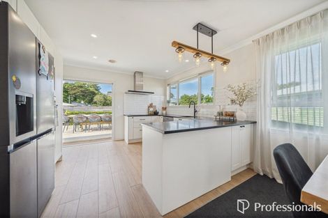 Photo of property in 19 Turville Crescent, Newlands, Wellington, 6037