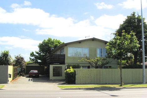 Photo of property in 320 Yaldhurst Road, Avonhead, Christchurch, 8042