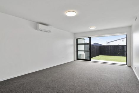 Photo of property in 1/4045f Great North Road, Glen Eden, Auckland, 0602