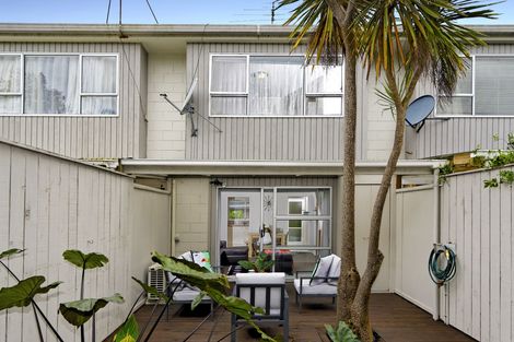 Photo of property in 5/42 Sheridan Drive, New Lynn, Auckland, 0600