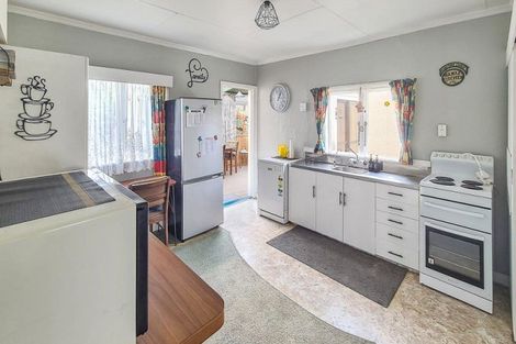 Photo of property in 16 Seabury Avenue, Foxton Beach, Foxton, 4815