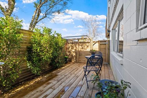 Photo of property in 45 Vipond Road, Stanmore Bay, Whangaparaoa, 0932