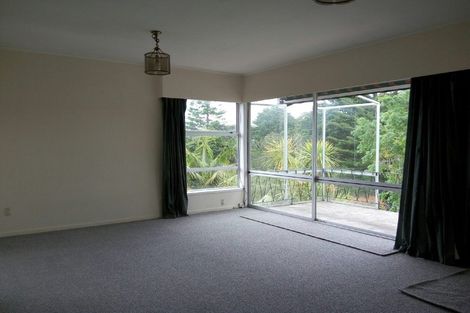 Photo of property in 2/59 Pupuke Road, Birkenhead, Auckland, 0627