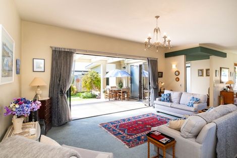 Photo of property in 1 Palmbrook Avenue, Havelock North, 4130