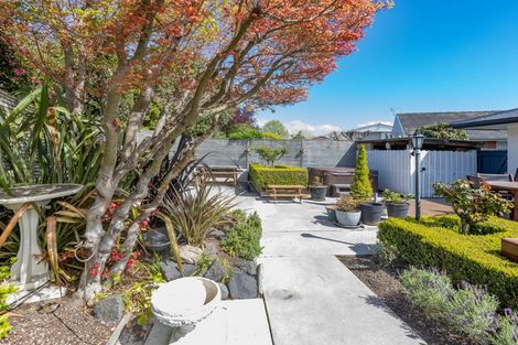 Photo of property in 2/19 Raxworthy Street, Ilam, Christchurch, 8041