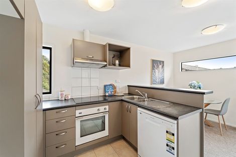 Photo of property in 16 Landvale Court, Browns Bay, Auckland, 0630
