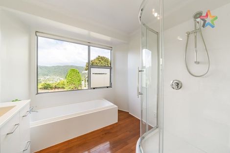 Photo of property in 127 Holborn Drive, Stokes Valley, Lower Hutt, 5019