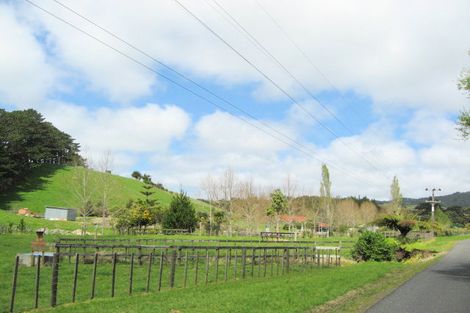 Photo of property in 22-24 Anzac Road, Waitakere, Auckland, 0816