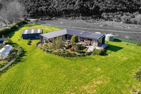 Photo of property in 438 Whitemans Valley Road, Whitemans Valley, Upper Hutt, 5371