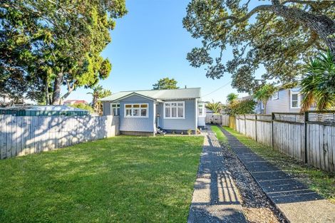 Photo of property in 67 Sturges Road, Henderson, Auckland, 0612