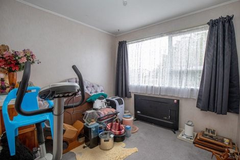 Photo of property in 1 Mcclean Place, Ngatea, 3503