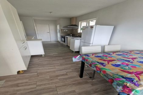 Photo of property in 80 View Road, Henderson, Auckland, 0612