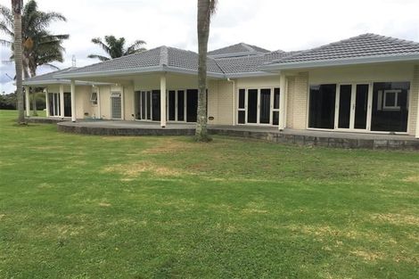 Photo of property in 154 Boord Crescent, Kumeu, 0891