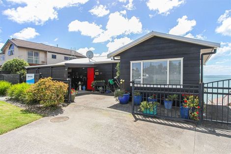 Photo of property in 28 Crispe Road, Clarks Beach, 2122