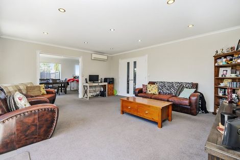 Photo of property in 49 Somerville Crescent, Aidanfield, Christchurch, 8025