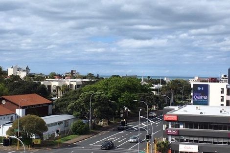 Photo of property in Frank Sargeson Apts, 504/74 Anzac Street, Takapuna, Auckland, 0622