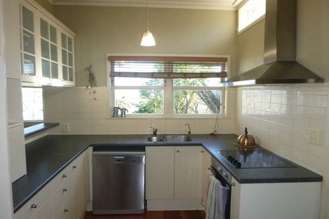 Photo of property in 2 Gow Street, Helensville, 0800