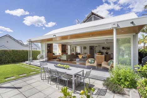 Photo of property in 50 Hamilton Road, Herne Bay, Auckland, 1011