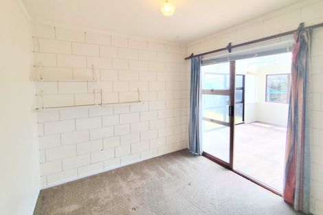 Photo of property in 56 Archibald Road, Kelston, Auckland, 0602