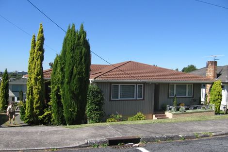 Photo of property in 2 Currey Crescent, Milford, Auckland, 0620