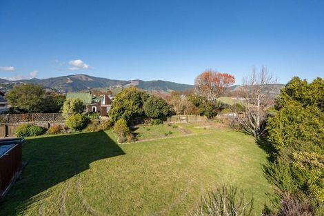 Photo of property in 2 Balmoral Place, Stoke, Nelson, 7011