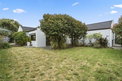 Photo of property in 71 Guildford Drive, Paraparaumu, 5032