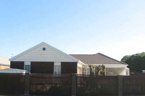 Photo of property in 15 Pyatt Place, Redwood, Christchurch, 8051
