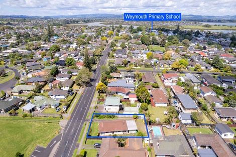 Photo of property in 30 Gibbons Road, Weymouth, Auckland, 2103