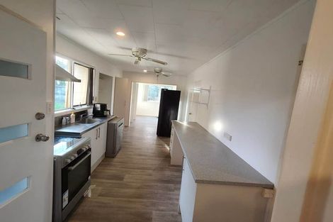 Photo of property in 30 Pipitea Place, Massey, Auckland, 0614