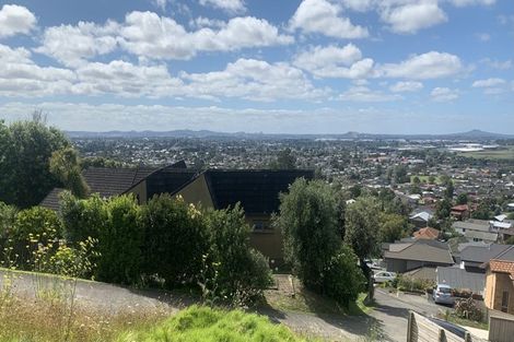 Photo of property in 11 Bartells Drive, Goodwood Heights, Auckland, 2105