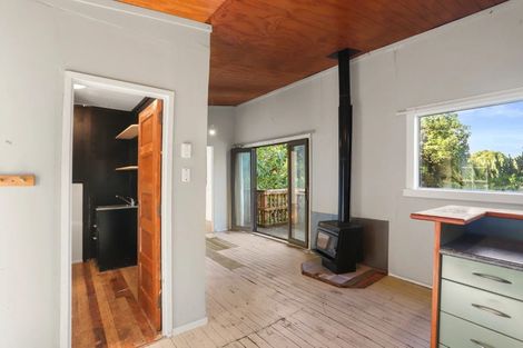 Photo of property in 45 Takahe Road, Titirangi, Auckland, 0604