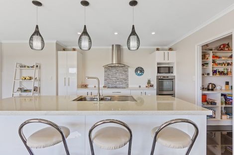 Photo of property in 10 Ta Paora Drive, Bell Block, New Plymouth, 4312