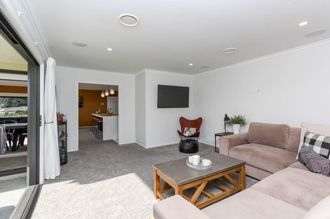 Photo of property in 36 Fernbrook Drive, Hurworth, New Plymouth, 4310