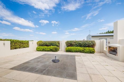 Photo of property in 5 Te Arakura Road, Newbury, Feilding, 4775