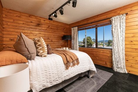 Photo of property in 261 Great North Road, Henderson, Auckland, 0612