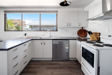 Photo of property in 8a Queenspark Drive, Parklands, Christchurch, 8083