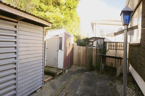 Photo of property in 6 Peach Road, Glenfield, Auckland, 0629