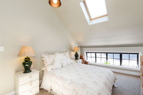 Photo of property in 5 Colombo Street, Hokowhitu, Palmerston North, 4410