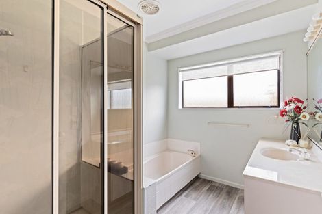 Photo of property in 151 Heta Road, Highlands Park, New Plymouth, 4312