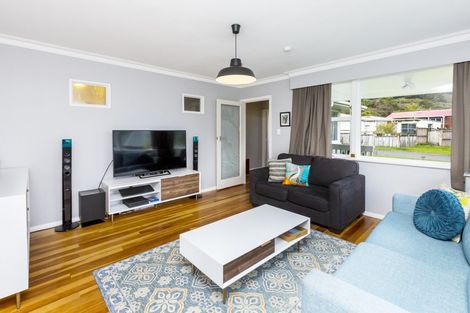 Photo of property in 65 Moeraki Road, Maoribank, Upper Hutt, 5018