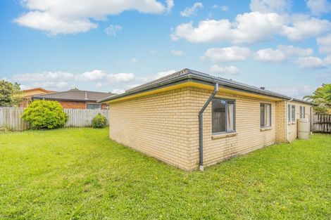 Photo of property in 16 Sambrooke Crescent, Flat Bush, Auckland, 2019